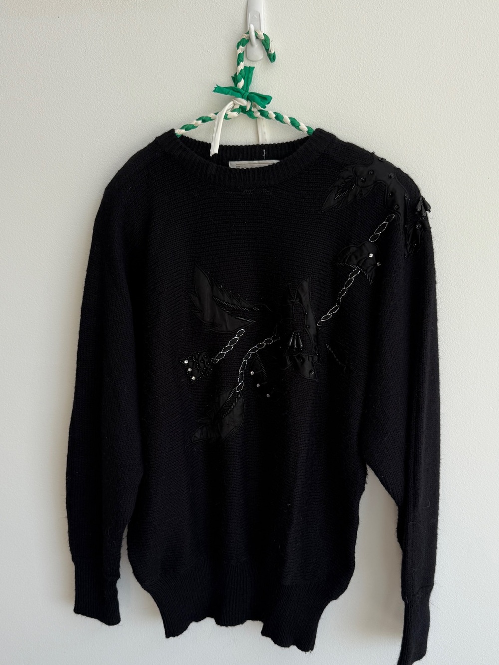 Vintage acrylic sweater with bling
Black
Medium
Made in Hong Kong